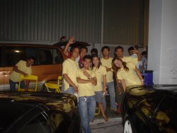 เสื้อเหลือง1.jpg