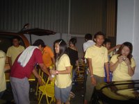 เสื้อเหลือง2.jpg